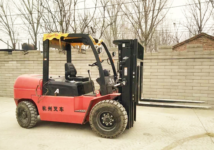 铲车应用于房屋建设